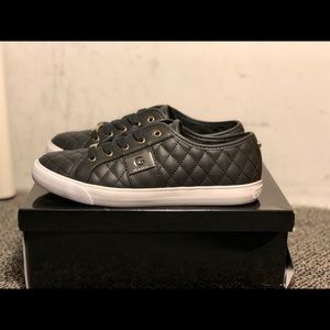 Brand new black guess women’s shoe